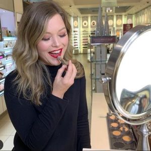 Meet your Posher, Victoria